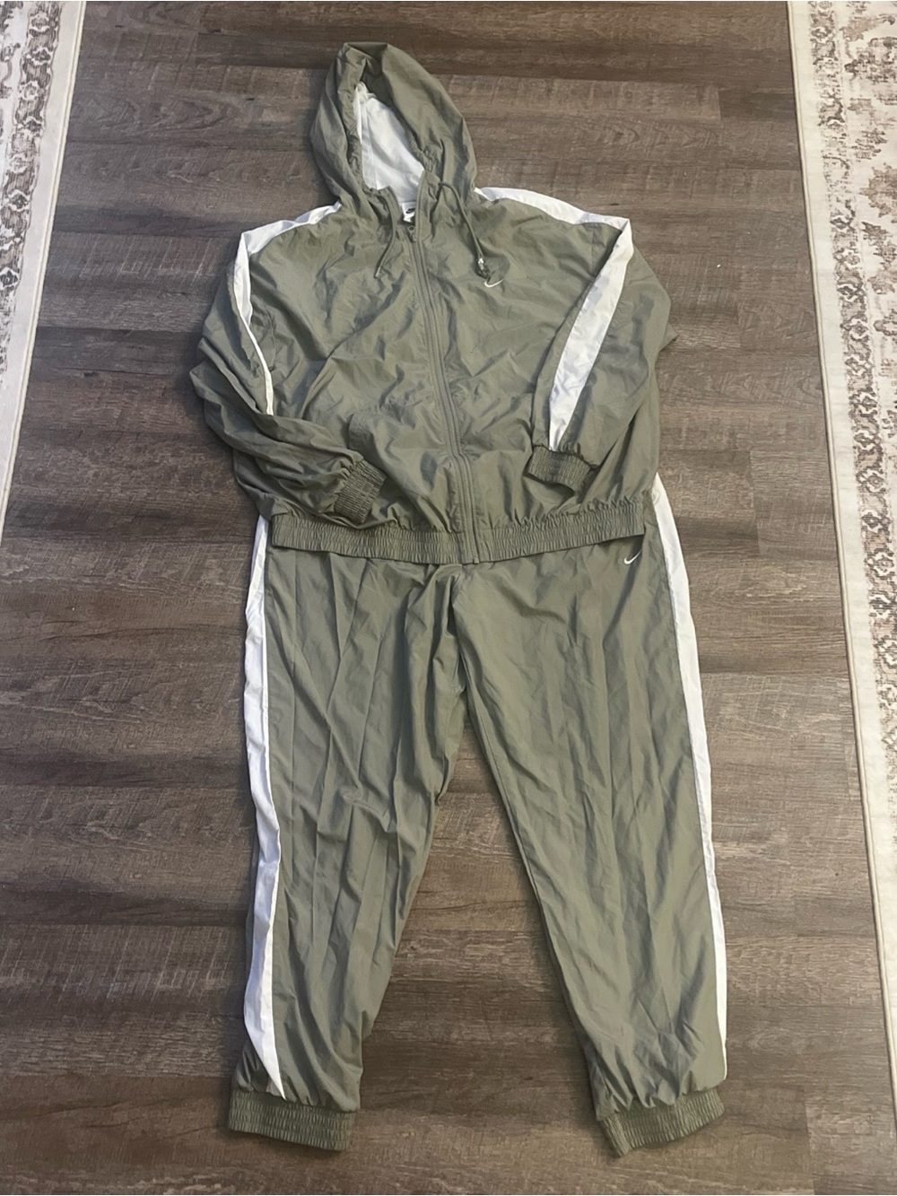 Nike Gray White Windbreaker Track Suit Set Hooded Jacket Joggers Pants 2XL 2 Pc